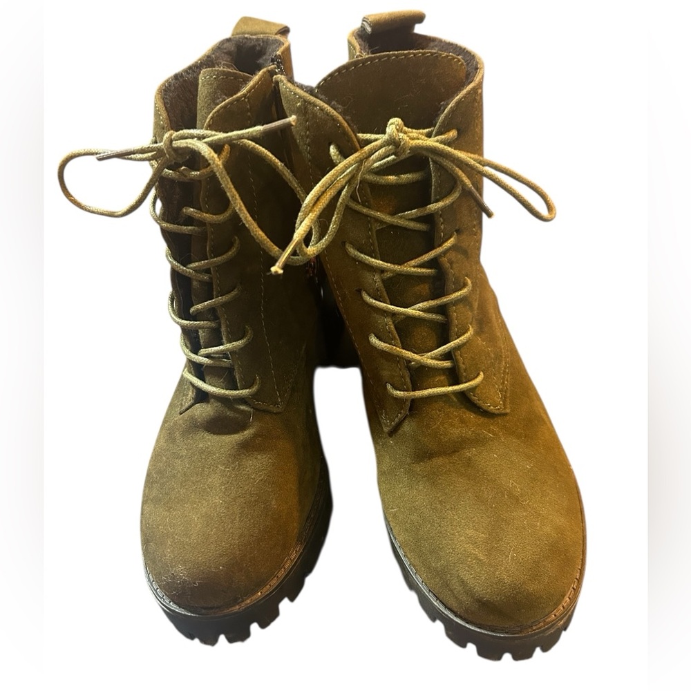 Like new Olive Green Suede Ankle Boots